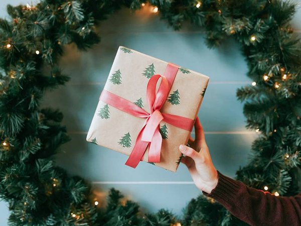 Bijoux : le guide des cadeaux de Noël pour une femme qui a déjà tout